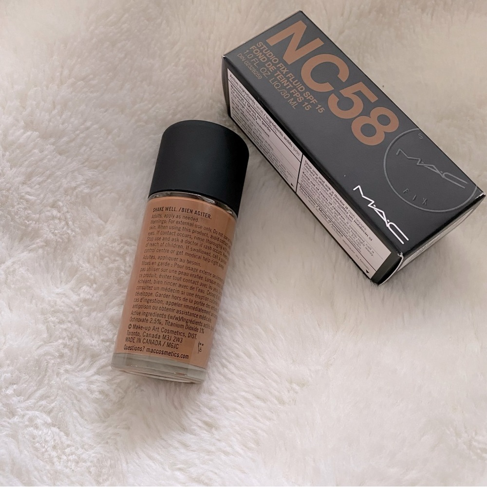 Mac Studio Fix Foundation - Picture 2 of 4